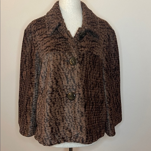 Kelly & Diane Jackets & Blazers - Kelly & Diane Faux Fur Cropped Coat Women’s Size 10 Swing Style Soft Velvety